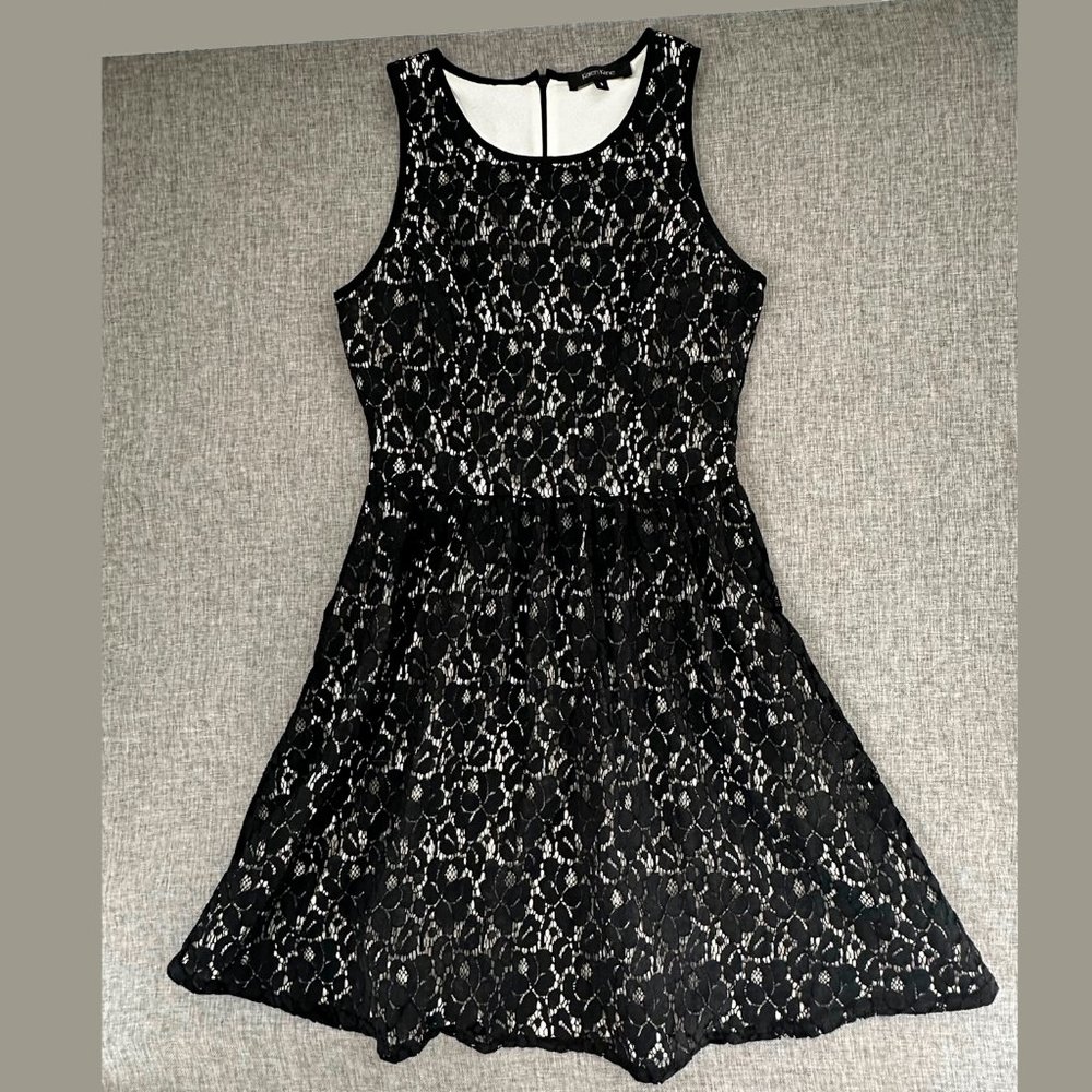 Karen Kane Floral Lace Dress Small Lined Sleeveless Round Neck Cotton, Nylon
